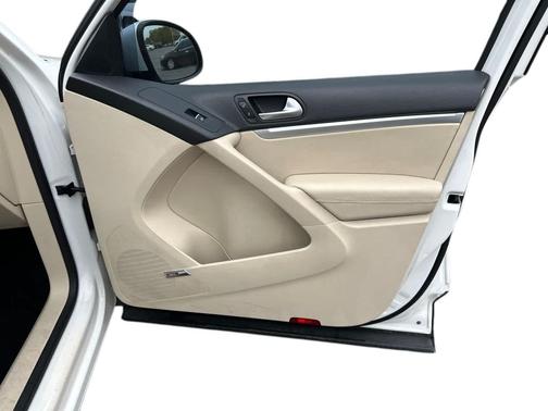2012 Volkswagen Tiguan SEL
