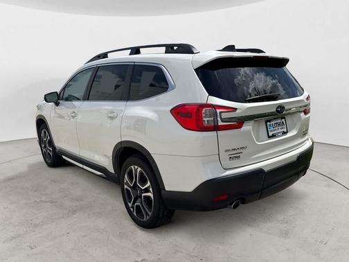WHT/White 2023 Subaru Ascent Limited 7-Passenger