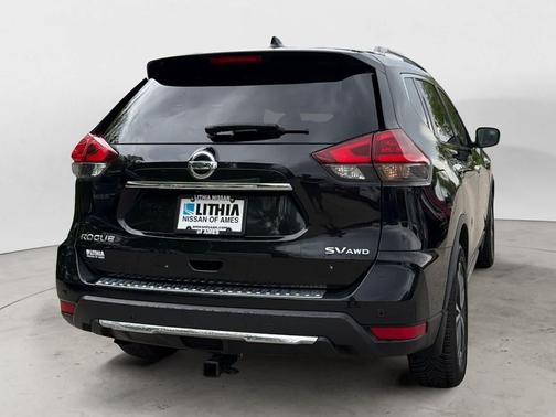 Magnetic Black Pearl 2019 Nissan Rogue SV
