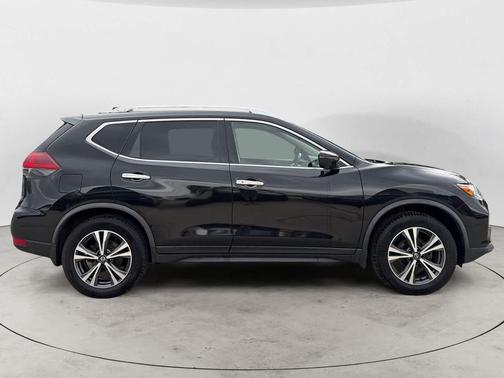 Magnetic Black Pearl 2019 Nissan Rogue SV