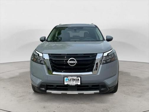 2025 Nissan Pathfinder Platinum 4WD