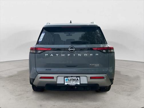 2025 Nissan Pathfinder Platinum 4WD