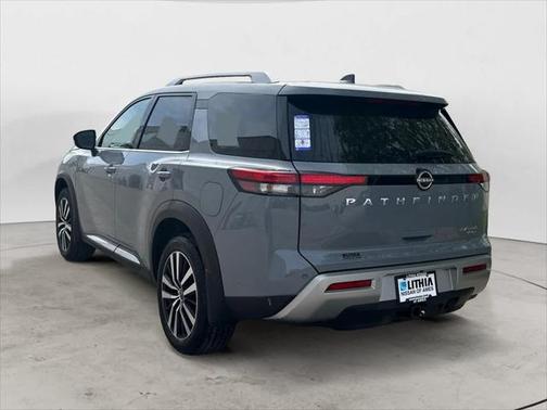 2025 Nissan Pathfinder Platinum 4WD