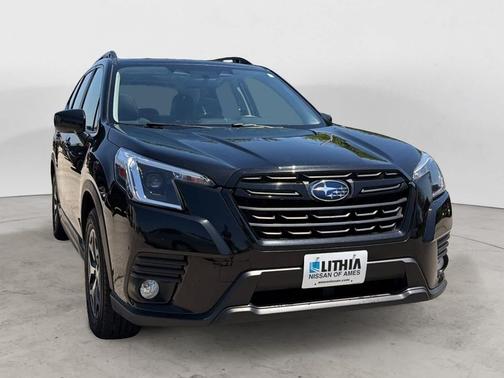 Crystal Black Silica 2023 Subaru Forester Premium