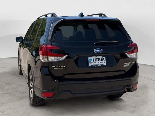 Crystal Black Silica 2023 Subaru Forester Premium