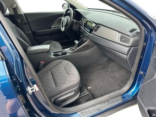 2017 Kia Niro LX