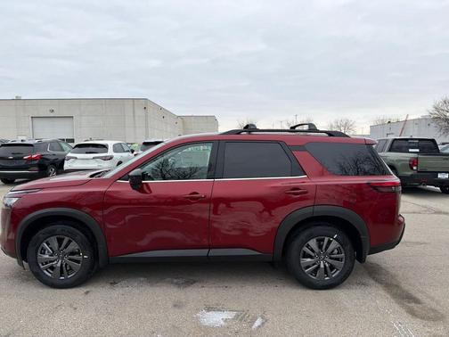 2026 Nissan Pathfinder SV