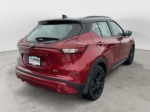 2023 Nissan Kicks SR