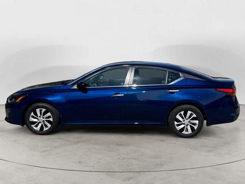 Deep Blue Pearl 2024 Nissan Altima S FWD