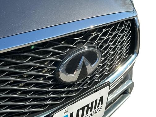 2019 INFINITI QX30 LUXE