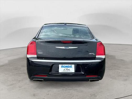 2017 Chrysler 300C Platinum