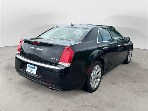 2017 Chrysler 300C Platinum