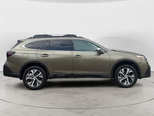 GRN/Green 2022 Subaru Outback Touring