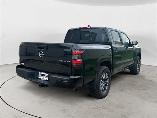2024 Nissan Frontier SL