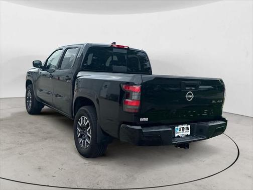 2024 Nissan Frontier SL