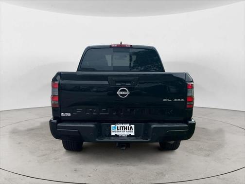 2024 Nissan Frontier SL