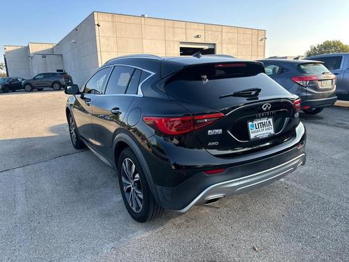 2018 INFINITI QX30 Premium