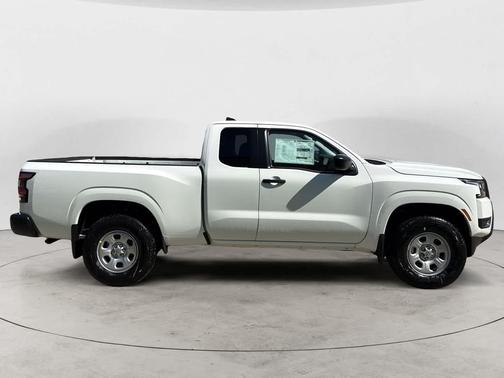 QAK/GLACIER WH 2026 Nissan Frontier S