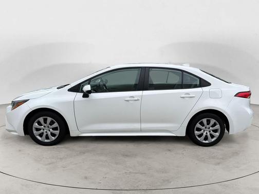 WHI/White 2023 Toyota Corolla LE