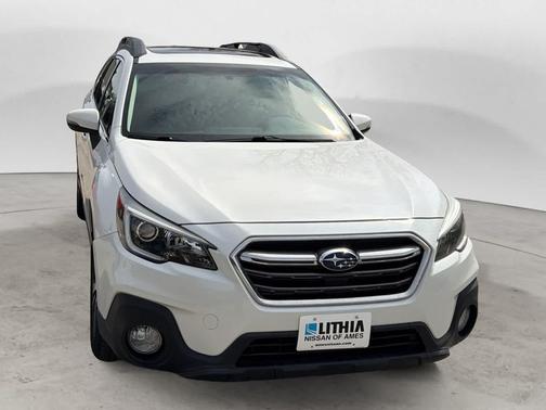 Crystal White Pearl 2018 Subaru Outback 2.5i Limited