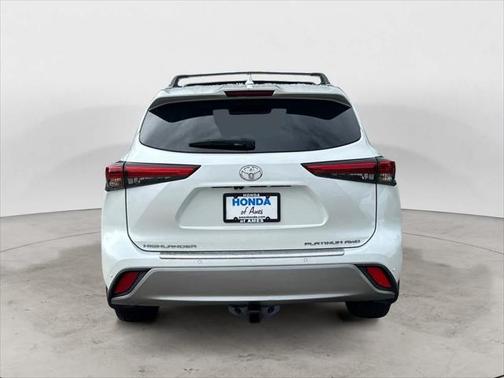 2022 Toyota Highlander Platinum