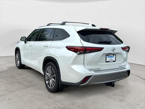 2022 Toyota Highlander Platinum