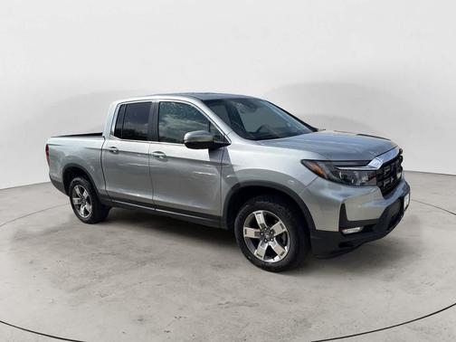 SIL/Silver 2025 Honda Ridgeline RTL
