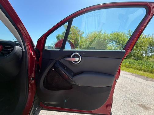 Rosso Passione (Red Hypnotique Clear Coat) 2016 FIAT 500X Easy