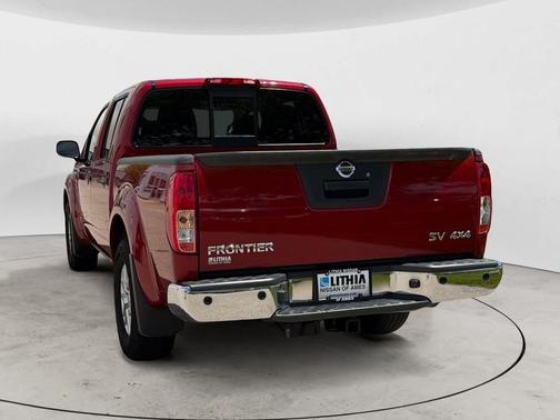 RED 2018 Nissan Frontier SV