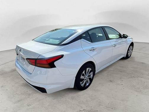 2024 Nissan Altima S FWD