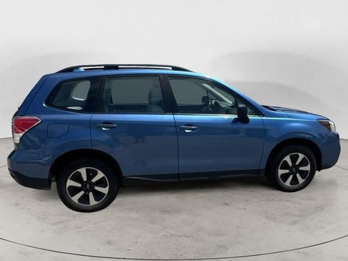 Quartz Blue Pearl 2017 Subaru Forester 2.5i