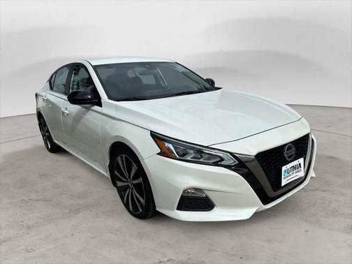 2022 Nissan Altima SR FWD