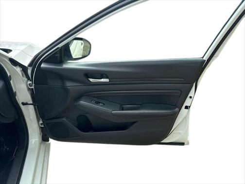 2022 Nissan Altima SR FWD