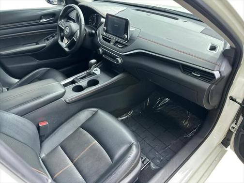 2022 Nissan Altima SR FWD