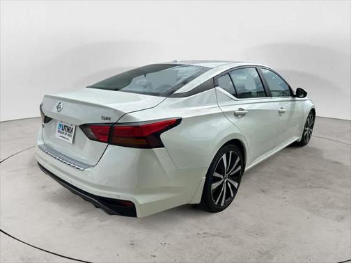 2022 Nissan Altima SR FWD