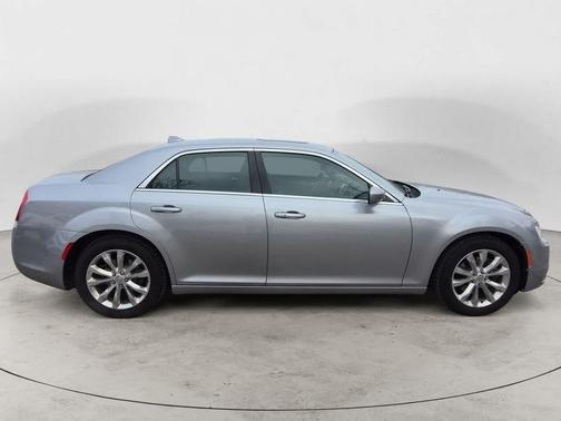 2015 Chrysler 300 Limited