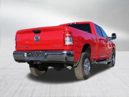 2024 RAM 2500 Big Horn Crew Cab 4x4 64' Box