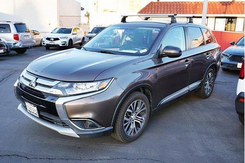 2017 Mitsubishi Outlander ES