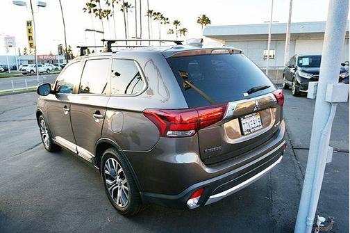 2017 Mitsubishi Outlander ES