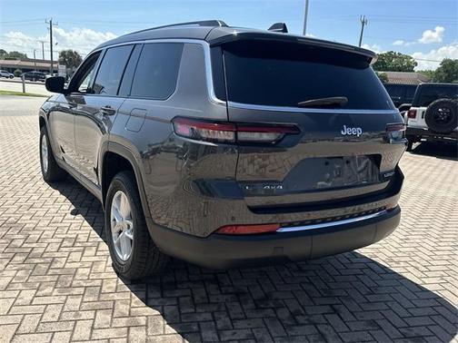 2022 Jeep Grand Cherokee L Laredo
