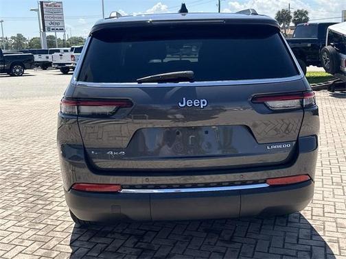 2022 Jeep Grand Cherokee L Laredo