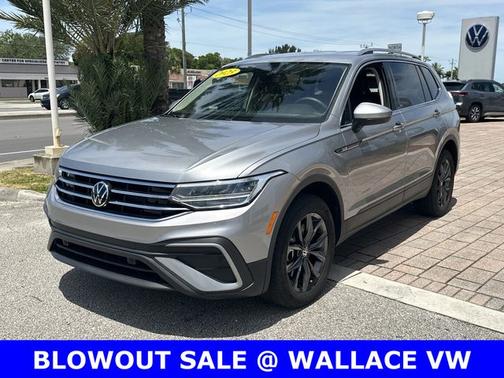 Pyrite Silver Metallic 2023 Volkswagen Tiguan 2.0T SE