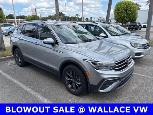 Pyrite Silver Metallic 2023 Volkswagen Tiguan 2.0T SE