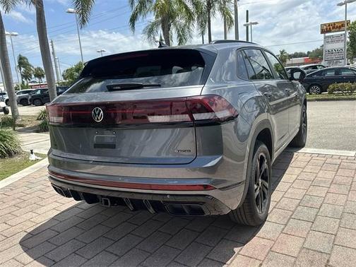 2025 Volkswagen Atlas Cross Sport 2.0T SEL R-Line Black