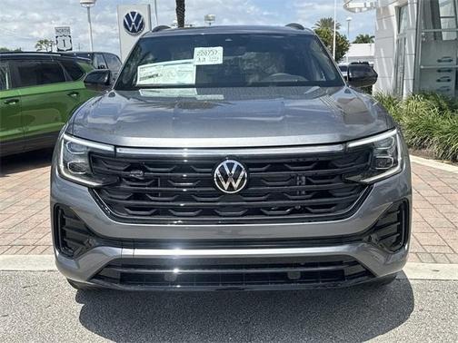 2025 Volkswagen Atlas Cross Sport 2.0T SEL R-Line Black