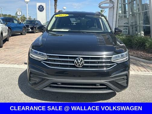 Deep Black Pearl Effect 2023 Volkswagen Tiguan 2.0T S