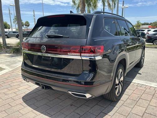 2025 Volkswagen Atlas 2.0T SE w/Technology