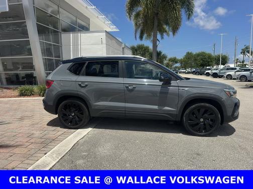 Pure Gray W/Black Roof 2024 Volkswagen Taos 1.5T SE