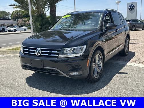 Deep Black Pearl Effect 2021 Volkswagen Tiguan 2.0T SEL