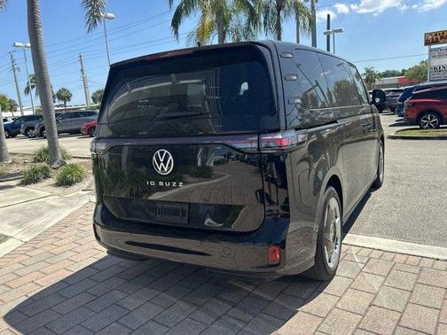 2025 Volkswagen ID. Buzz Pro S